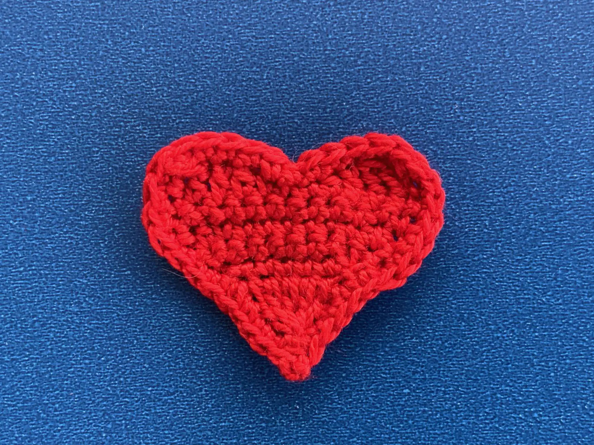 Free Crochet Heart Pattern - 3 Sizes - Sarah Maker
