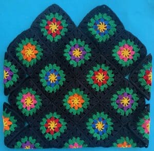 Crochet granny square shopping bag side granny squares