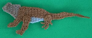Crochet lizard 2 ply body with back leg