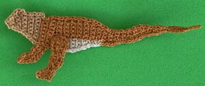 Crochet lizard 2 ply body with front leg