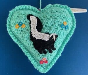 Crochet large heart row 2