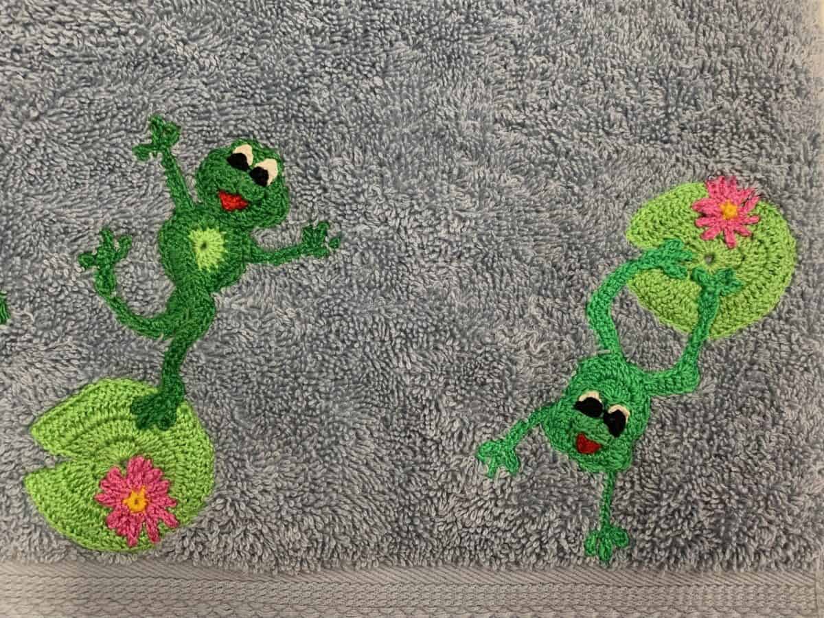 Frog Cloth Frog Towel • Kerri's Crochet