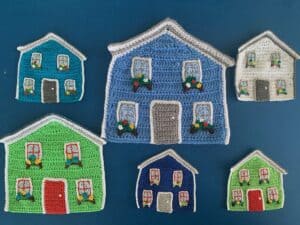 Finished crochet house 2 ply group landscape