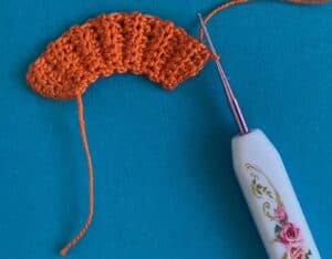 Crochet daffodil 2 ply centre