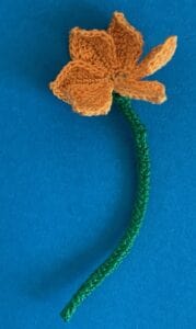 Crochet daffodil 2 ply stem stitched