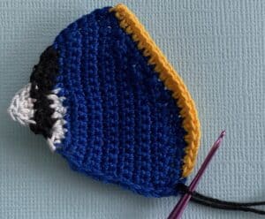 Crochet fish 2 ply joining for black stripe