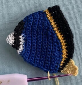Crochet fish 2 ply joining for bottom fin neatening