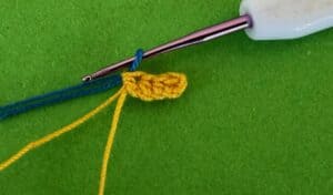Crochet dump truck 2 ply dump bed row 1