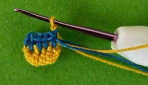 Crochet dump truck 2 ply dump bed row 2