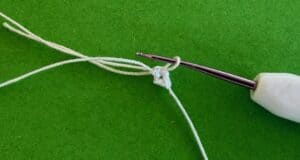 Crochet rat 2 ply joining for foot near front leg