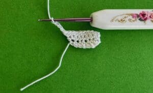 Crochet dalmatian pup 2 ply head row 3
