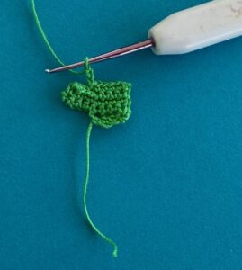 Crochet dinosaur stegosaurus 2 ply head row 5
