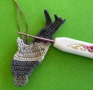 Crochet pigeon 2 ply joining for claw