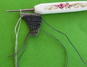Crochet pigeon 2 ply row 11