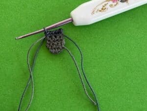 Crochet pigeon 2 ply row 4